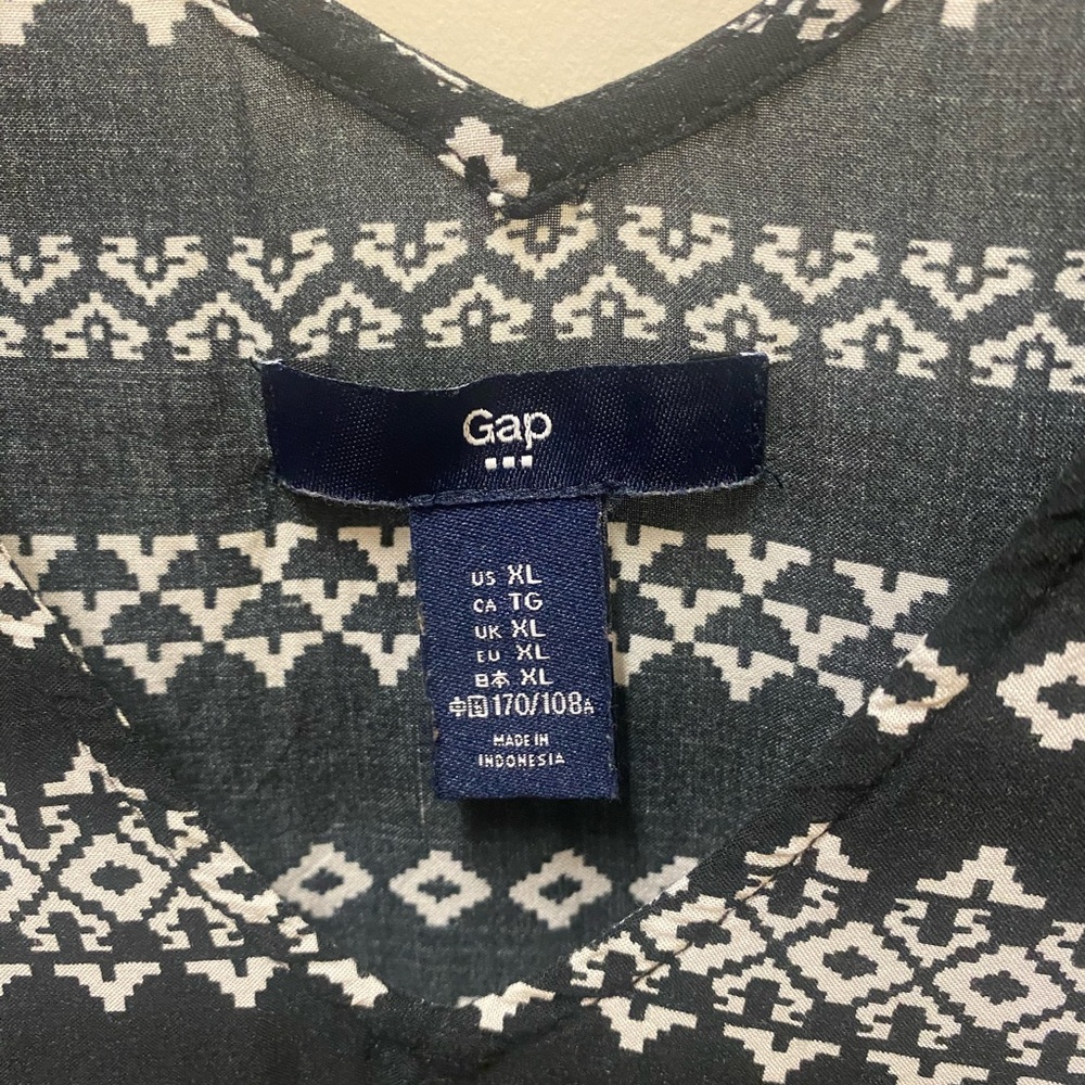 Gap Tank-Size XL-Black/White - Picture 3 of 3